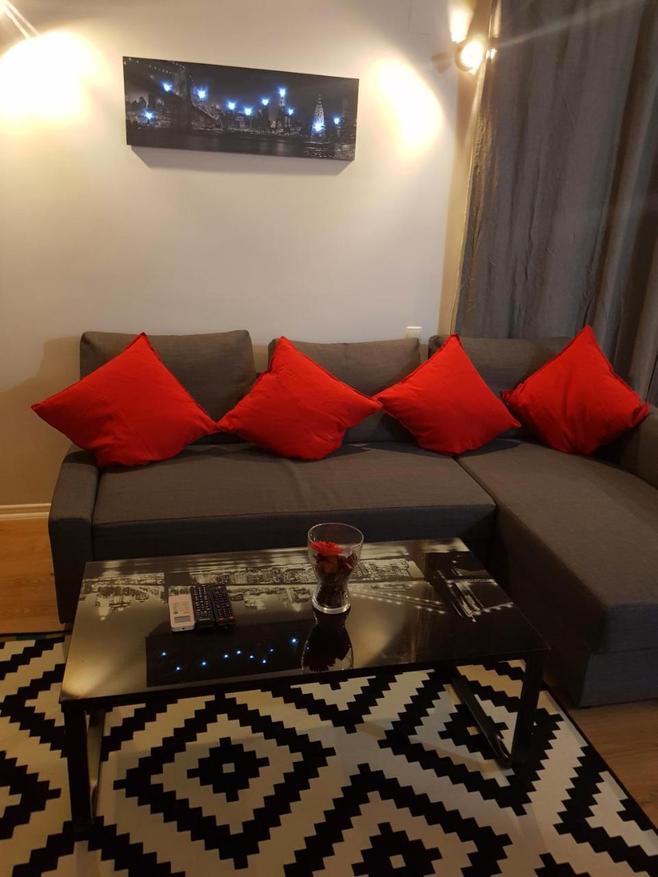Modern Apartment With Pool In North Bucharest Cretuleasca Exteriör bild