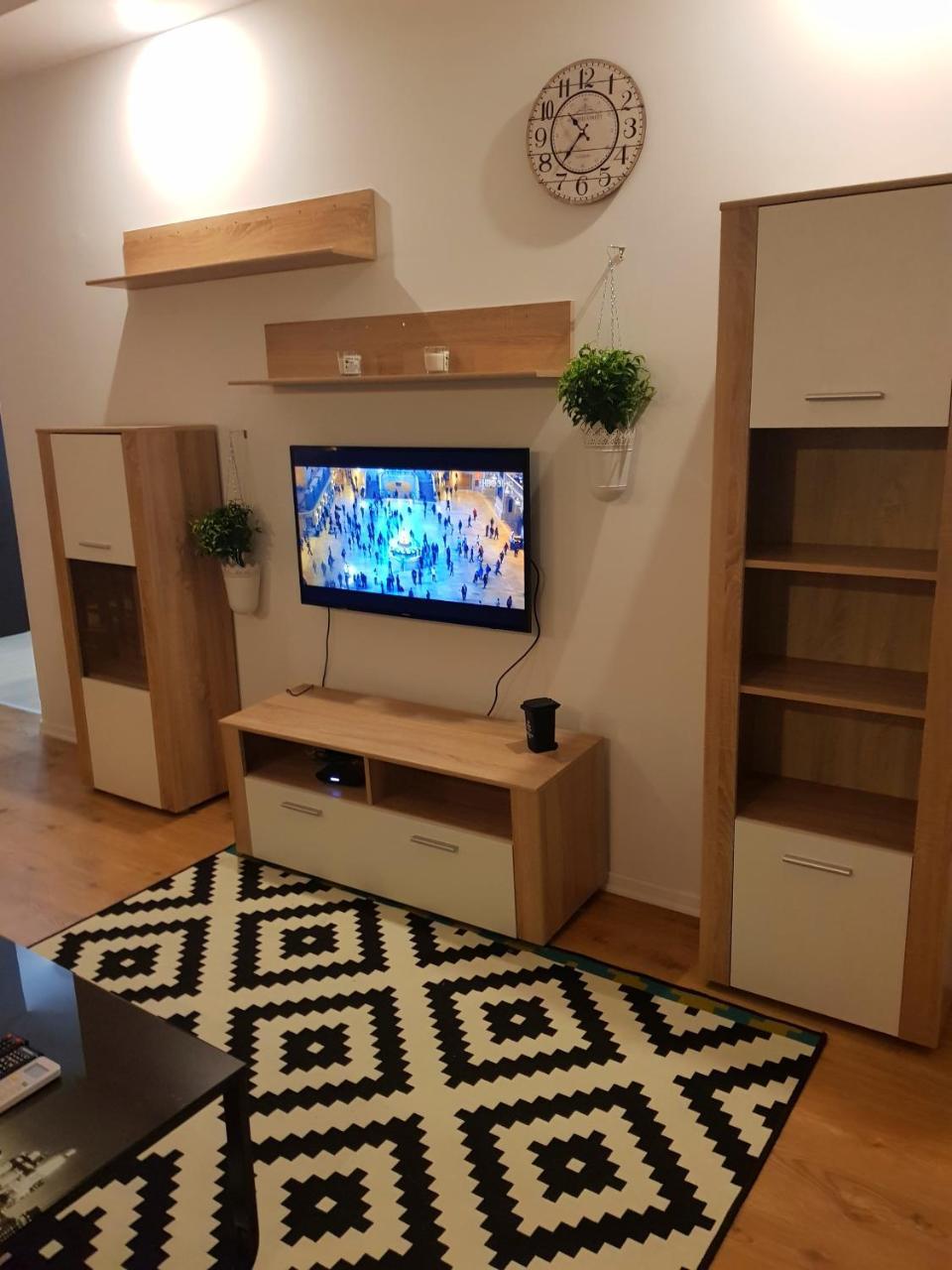 Modern Apartment With Pool In North Bucharest Cretuleasca Exteriör bild