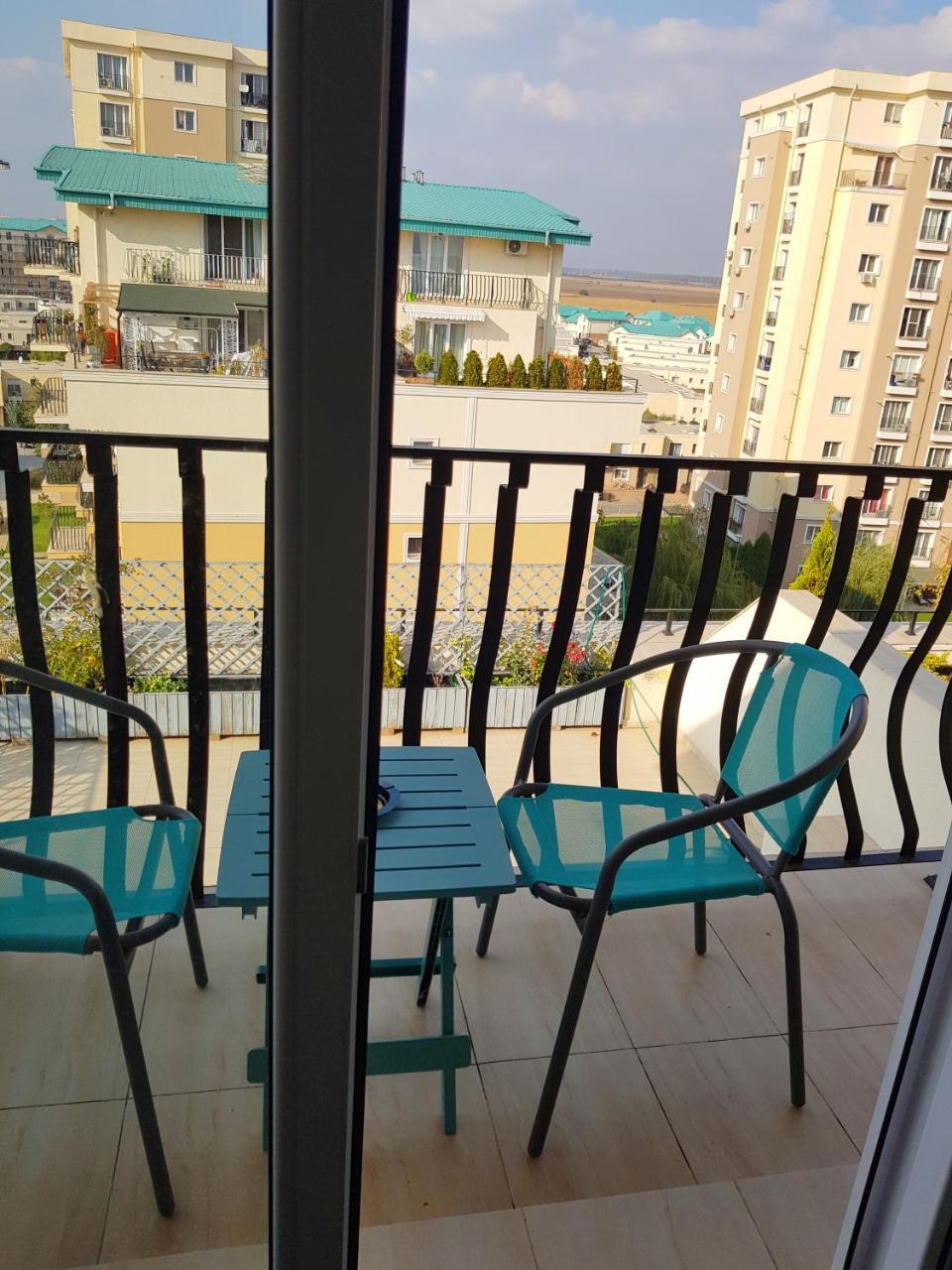 Modern Apartment With Pool In North Bucharest Cretuleasca Exteriör bild