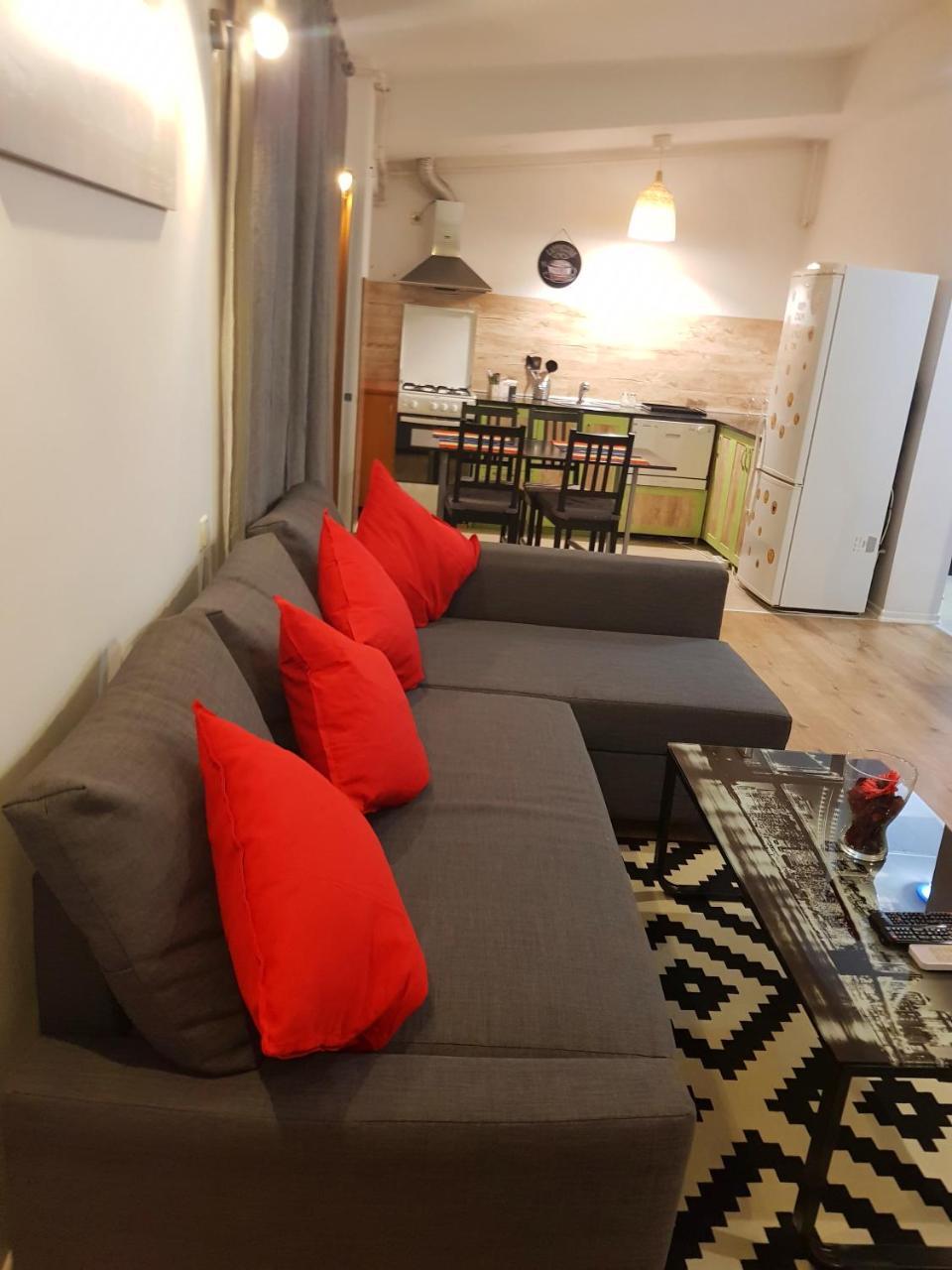 Modern Apartment With Pool In North Bucharest Cretuleasca Exteriör bild