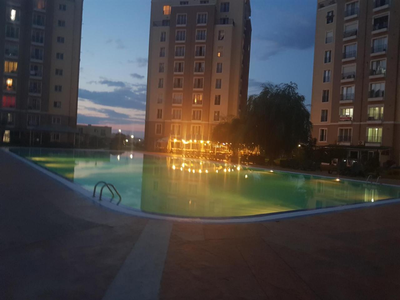 Modern Apartment With Pool In North Bucharest Cretuleasca Exteriör bild